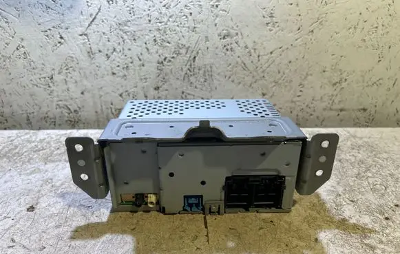 Ford Puma Radio/CD/DVD/GPS head unit M1BT18K810ZAA AHUC002 10R0616088