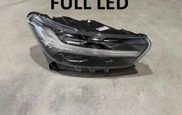 Volvo XC40 Headlight/headlamp 31655982