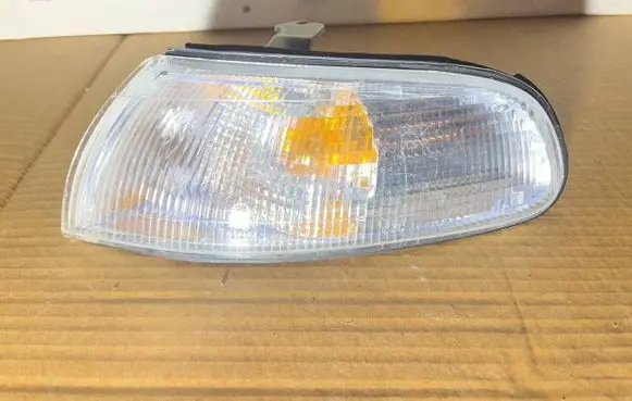 Mazda 626 Front indicator light 183173B 12V21V