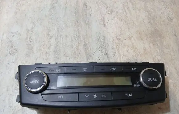 Toyota Avensis T270 Climate control unit 5590005390