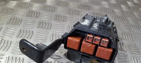 Toyota RAV 4 (XA20) Fuse box set 1567002510 156700-2510