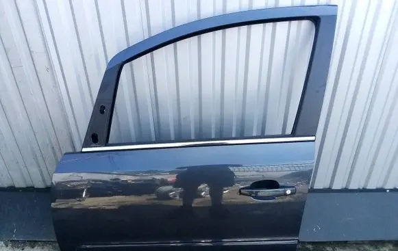 Opel Zafira B Front door