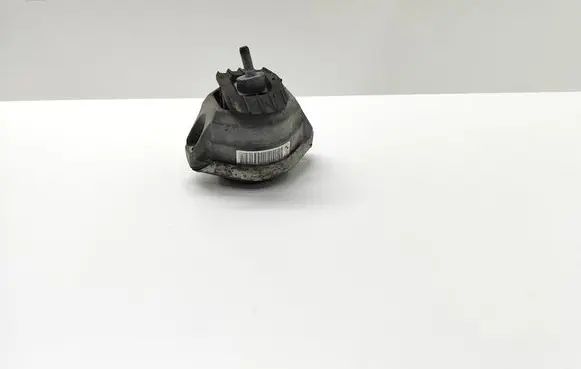 BMW 5 E60 E61 Engine mount bracket 6770642 677064202 22116770642