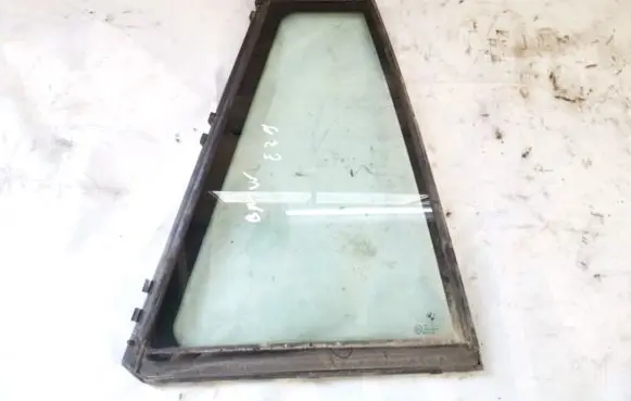 BMW 5 E39 Rear vent window glass 51348190650