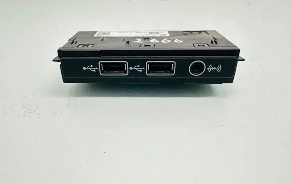 Volkswagen Touran III USB socket connector 5QF035726