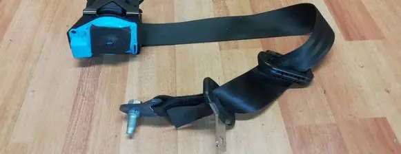 Rear seatbelt
