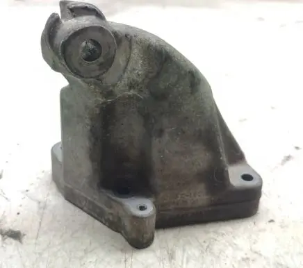 Mercedes-Benz E W211 Engine mounting bracket A6422230104 AC46000
