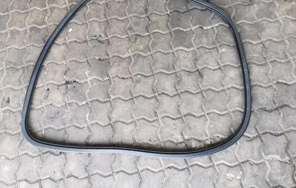 Volvo V40 Front door rubber seal 