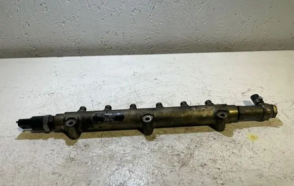 Volvo V70 Fuel main line pipe 8658252 000140L1 0445215010