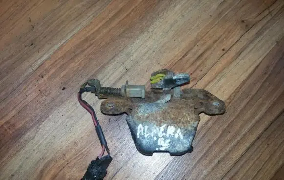 Nissan Almera Tailgate/trunk/boot lock/catch/latch