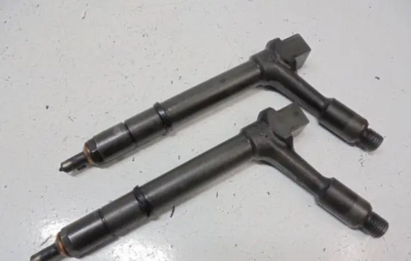 Opel Combo C Fuel injector