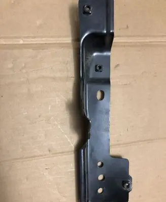 Audi Q7 4L Fender mounting bracket 4L0805698