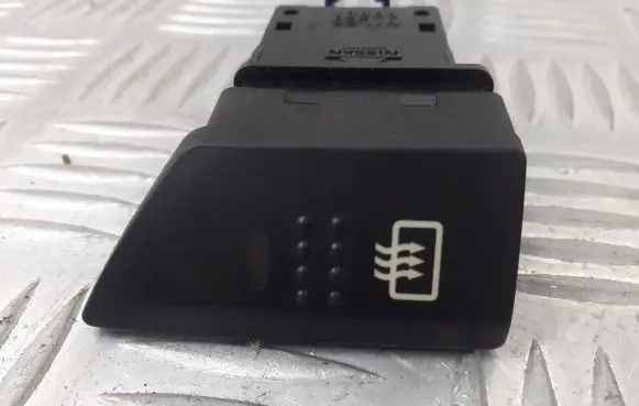 Nissan Altima A set of switches 06901