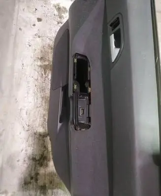 Volvo V50 Front door card panel trim