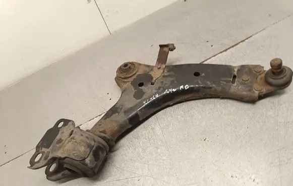 Volvo XC60 Front lower control arm/wishbone