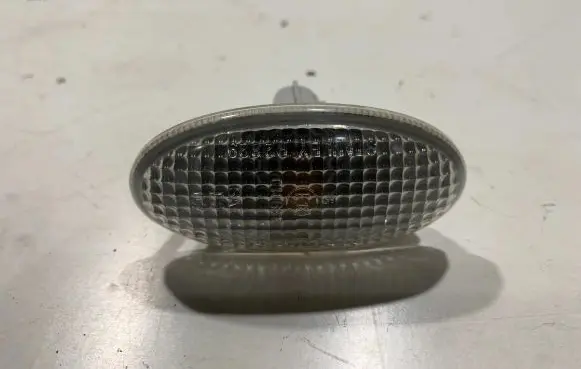 Mazda 3 I Front fender indicator light P2829