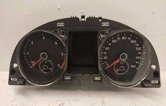 Volkswagen PASSAT CC Speedometer (instrument cluster) 3C8920970L