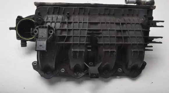 Volkswagen Golf VII Intake manifold 04E145749B