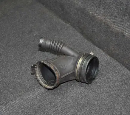 BMW X3 E83 Air intake hose/pipe 1440102