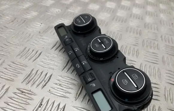 Volkswagen Tiguan Climate control unit 1K0907044DE
