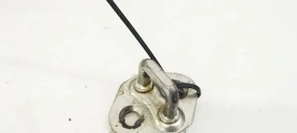 Honda CR-V Front door lock loop/hook striker 