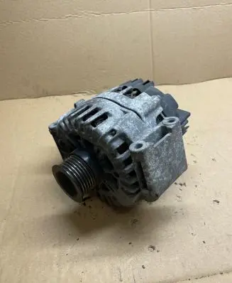 Mercedes-Benz C W204 Generator/alternator A0009067900 2611843A