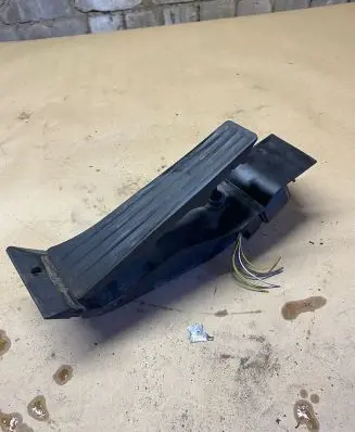BMW 5 E60 E61 Accelerator throttle pedal 6766930 25916010