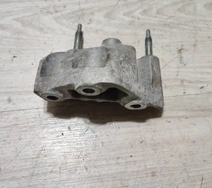 Suzuki Vitara (LY) Gearbox mounting bracket 