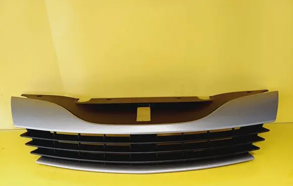Renault Laguna II Front grill 8200012581