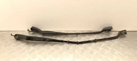 Peugeot 5008 II Windshield/front glass wiper blade 9810665180