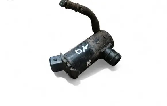 Volvo V70 Windscreen/windshield washer pump