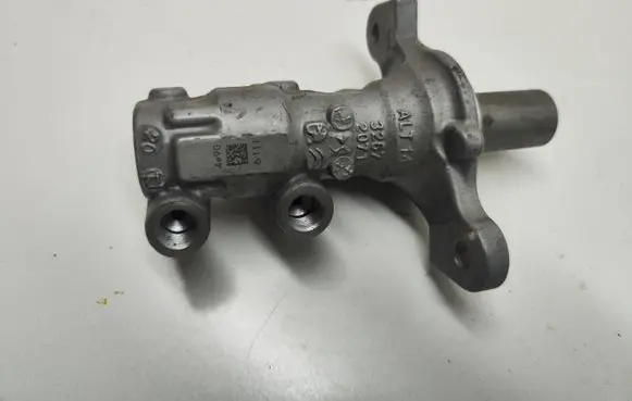 Peugeot 208 Master brake cylinder