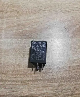 Volkswagen PASSAT B4 Other relay 321955531A