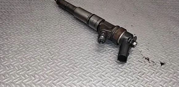 BMW 5 E60 E61 Fuel injector 7794652 0445110212
