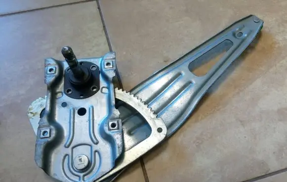 Toyota Yaris Sliding door electric window regulator NE48879