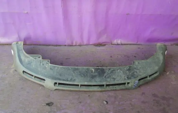 Front bumper lip