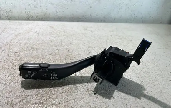 Volkswagen Touran I Wiper control stalk ANP80H024C 26G0049D