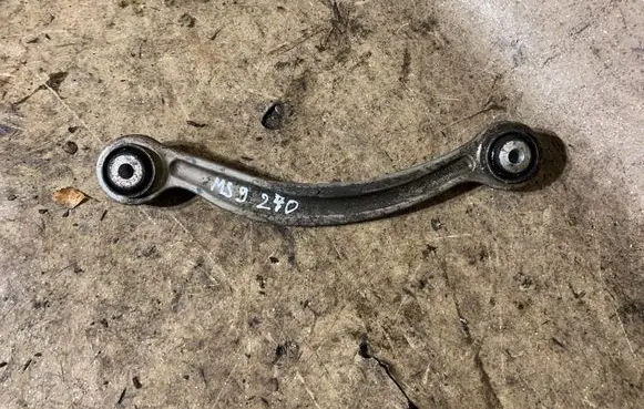 Rear upper control arm/wishbone