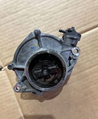 Infiniti FX Vacuum pump 701139060