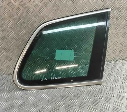Volkswagen Touareg II Rear side window 7P6845298