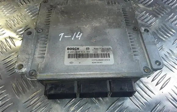 Renault Scenic I Engine control unit/module 0281010819 HOM8200039569 8200166362