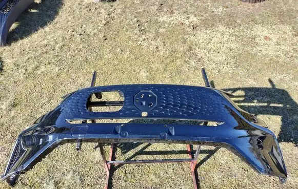 MG ZS Front bumper P11010248