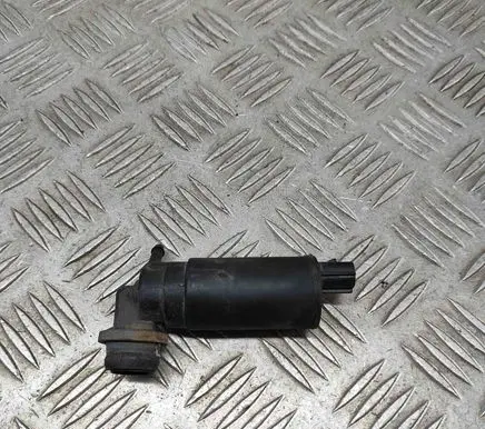 Land Rover Defender Windscreen/windshield washer pump DMC100550