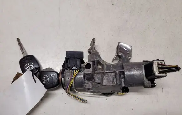 Toyota Avensis T250 Ignition lock 736661A