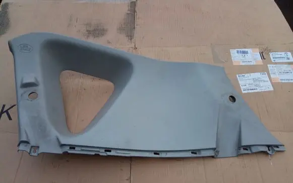 Toyota Verso Rear seat side top trim 624700F030 624700F040