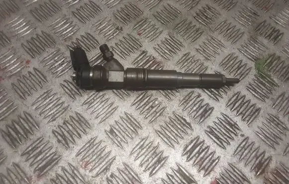 BMW 5 E60 E61 Fuel injector 7789661