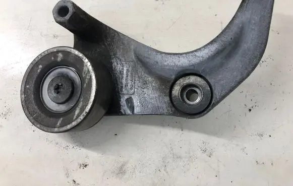 Honda Civic Generator/alternator belt tensioner 55144901