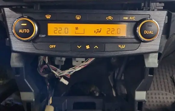 Toyota Avensis T270 Climate control/heater control trim 55900-05340 IMPRK1490578