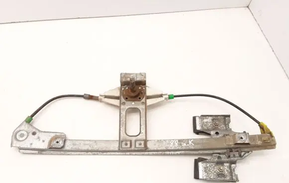 Rear door manual window regulator