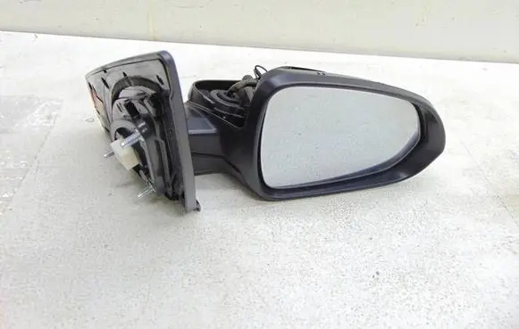 KIA Stonic Front door electric wing mirror E4049725